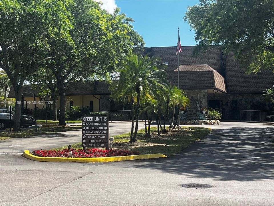 For Sale: $206,000 (2 beds, 2 baths, 1015 Square Feet)