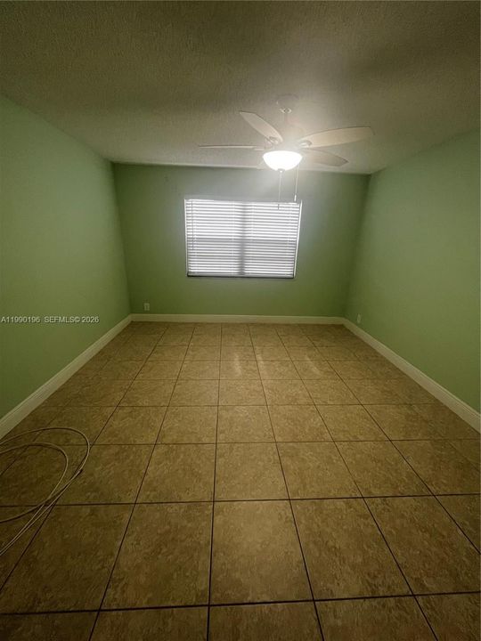 For Sale: $206,000 (2 beds, 2 baths, 1015 Square Feet)