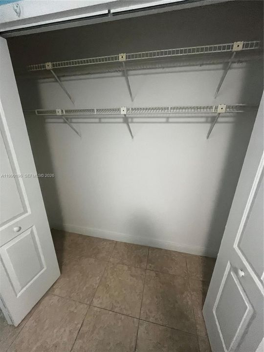 For Sale: $206,000 (2 beds, 2 baths, 1015 Square Feet)