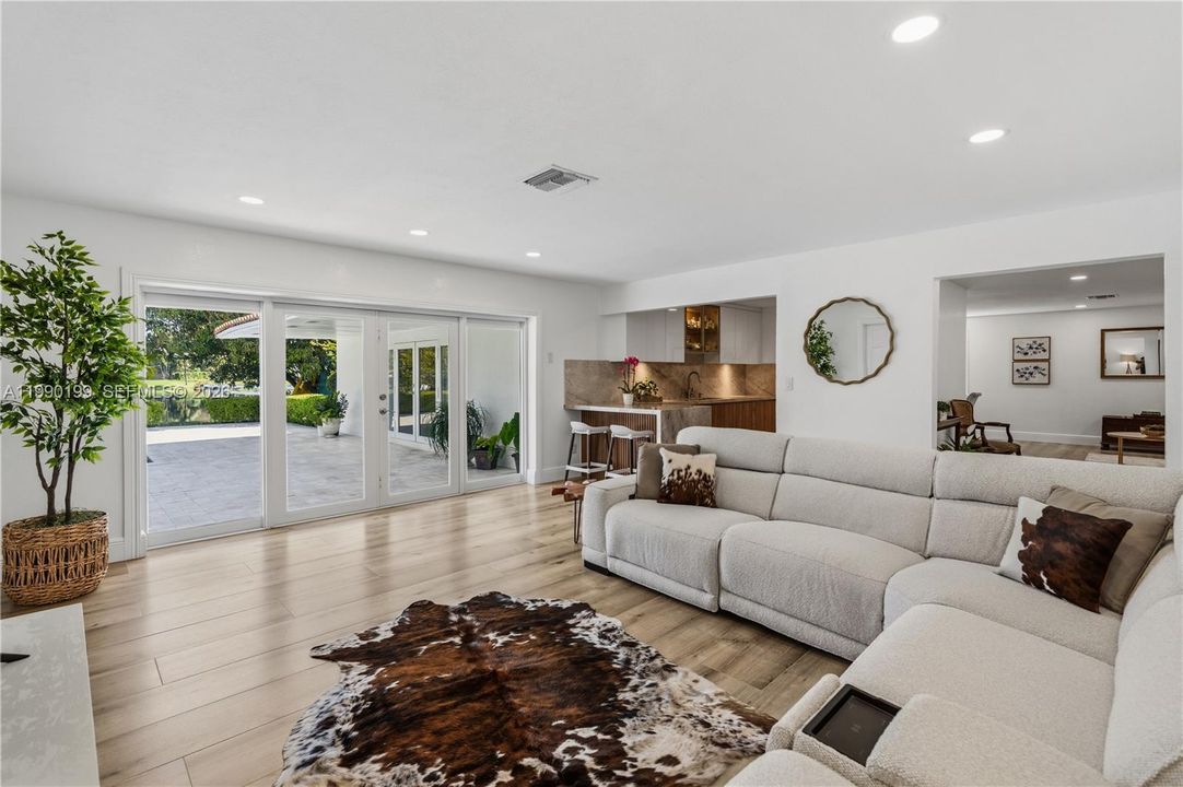 For Sale: $1,227,000 (3 beds, 2 baths, 1868 Square Feet)