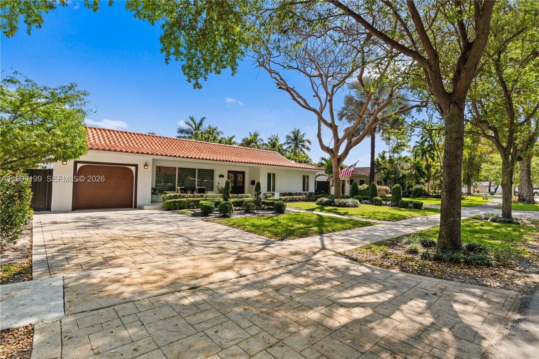 For Sale: $1,227,000 (3 beds, 2 baths, 1868 Square Feet)
