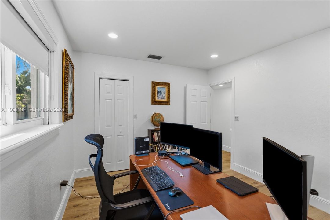 For Sale: $1,227,000 (3 beds, 2 baths, 1868 Square Feet)