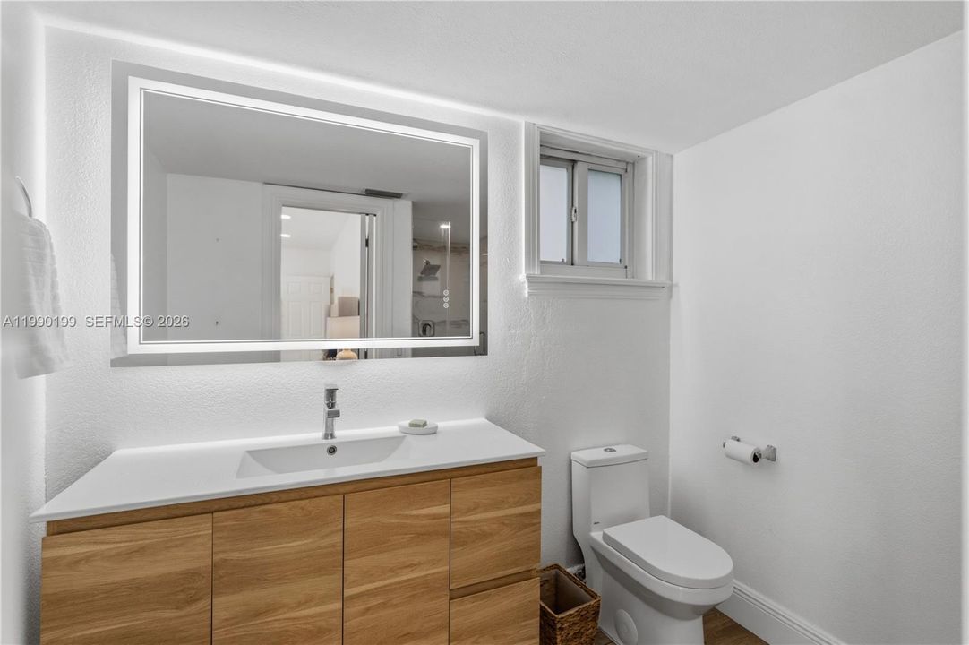 For Sale: $1,227,000 (3 beds, 2 baths, 1868 Square Feet)