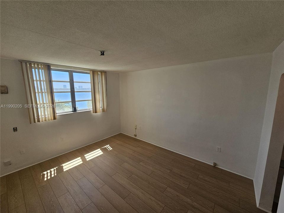 Activo con contrato: $145,000 (1 camas, 1 baños, 768 Pies cuadrados)