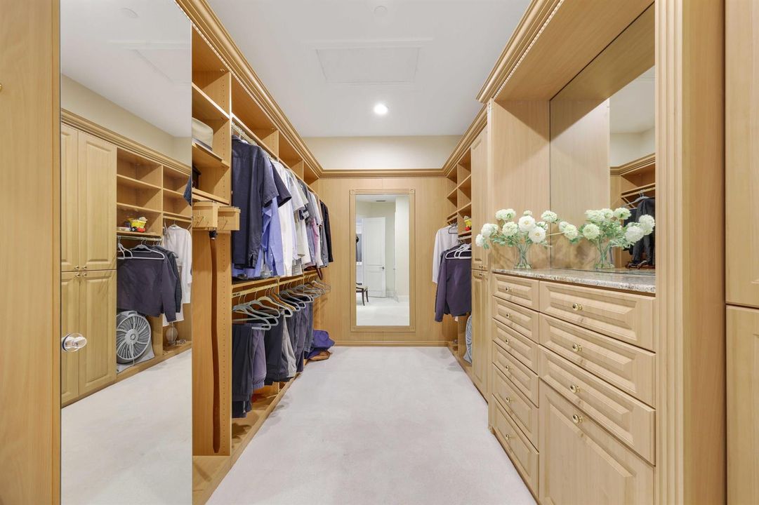 73 Master Closet (2)