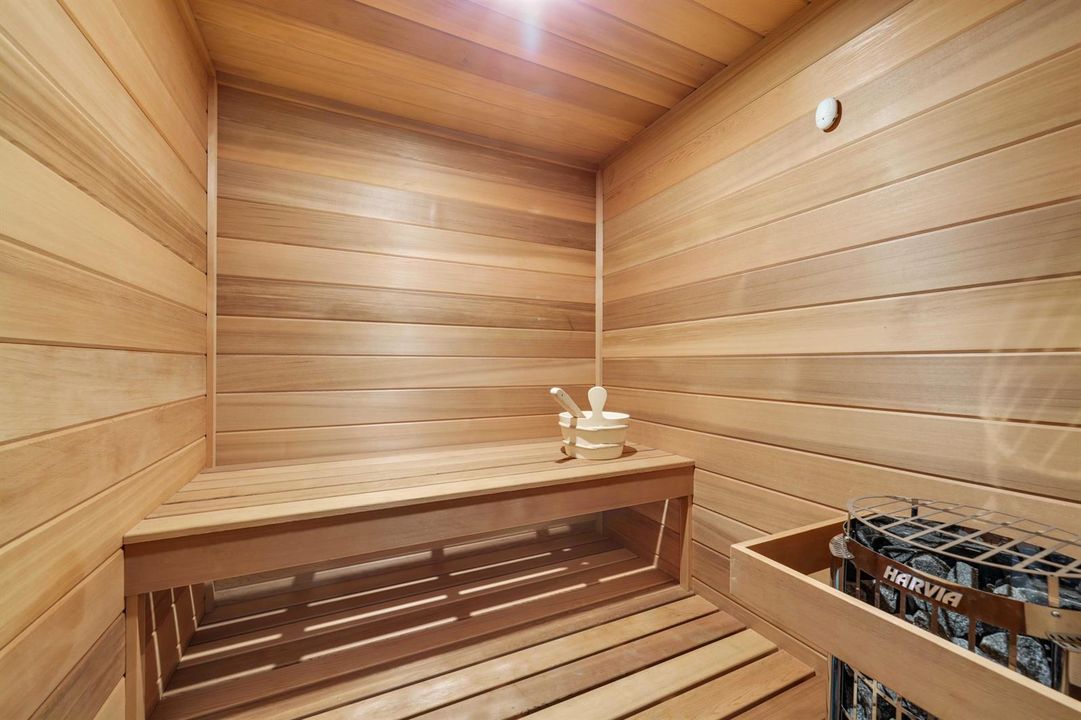 84 Sauna