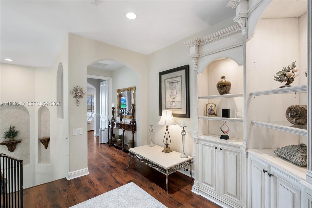 Active With Contract: $4,350,000 (5 beds, 5 baths, 5302 Square Feet)