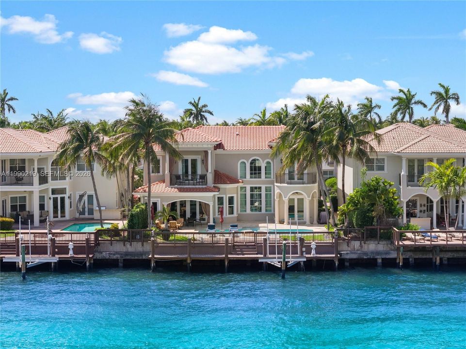 Active With Contract: $4,350,000 (5 beds, 5 baths, 5302 Square Feet)