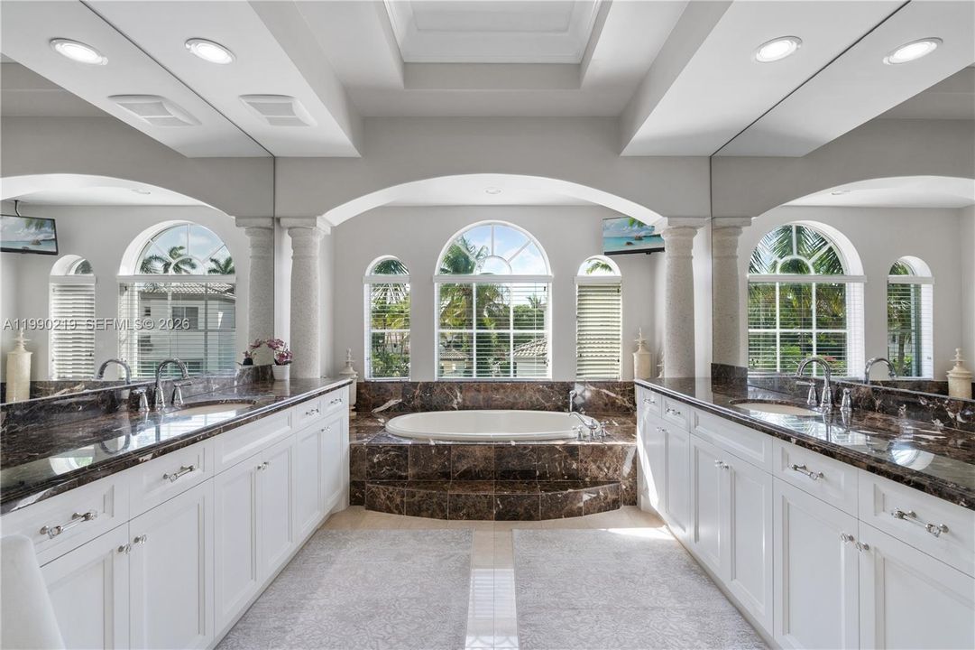 Active With Contract: $4,350,000 (5 beds, 5 baths, 5302 Square Feet)