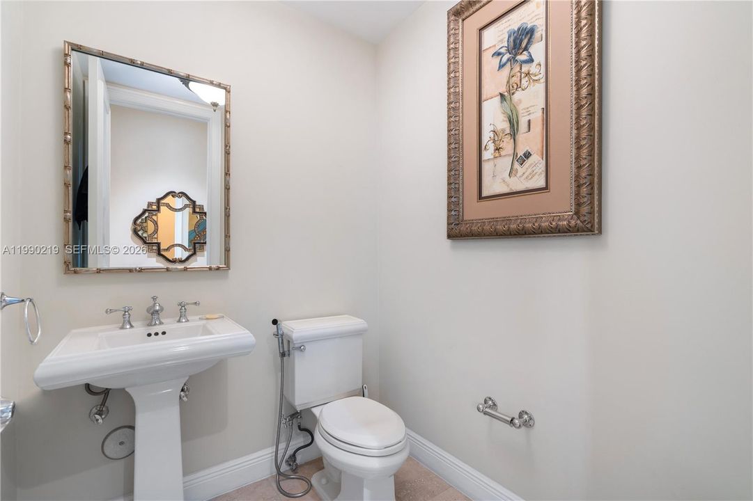 Active With Contract: $4,350,000 (5 beds, 5 baths, 5302 Square Feet)