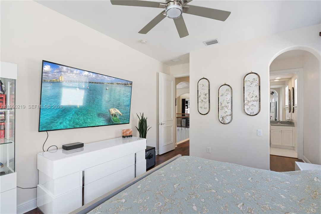 Active With Contract: $4,350,000 (5 beds, 5 baths, 5302 Square Feet)