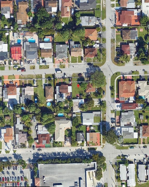 For Sale: $350,000 (0.10 acres)