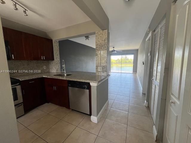 For Sale: $195,000 (1 beds, 1 baths, 702 Square Feet)