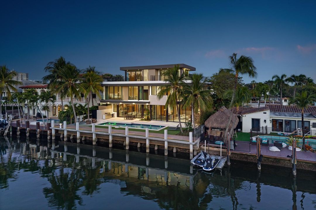 For Rent: $69,000 (6 beds, 7 baths, 0 Square Feet)