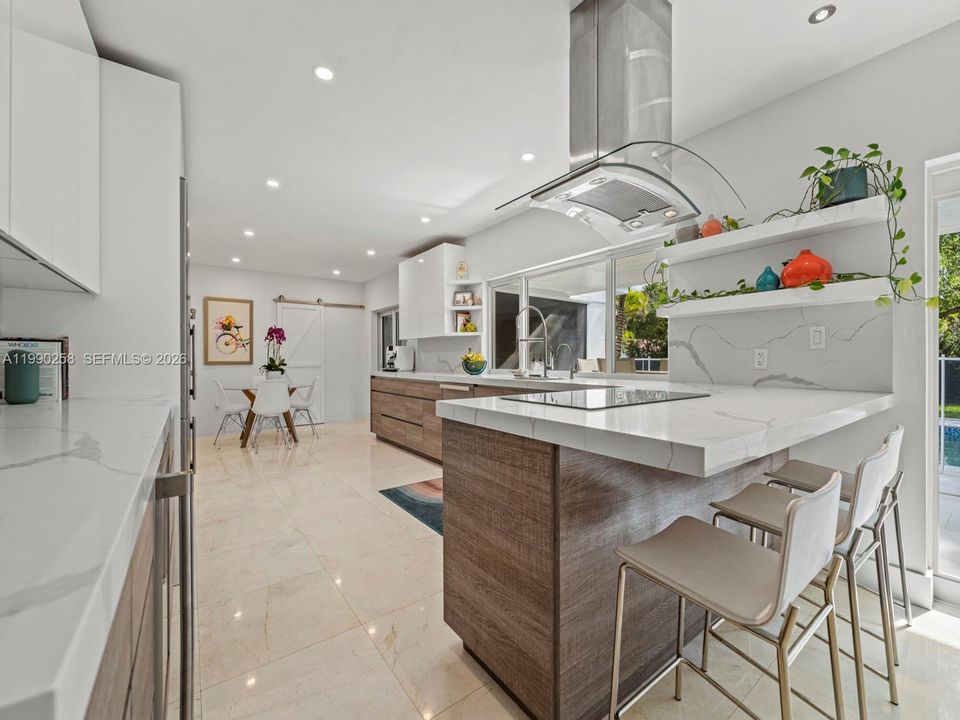 На продажу: $1,899,999 (4 спален, 3 ванн, 2552 Квадратных фут)