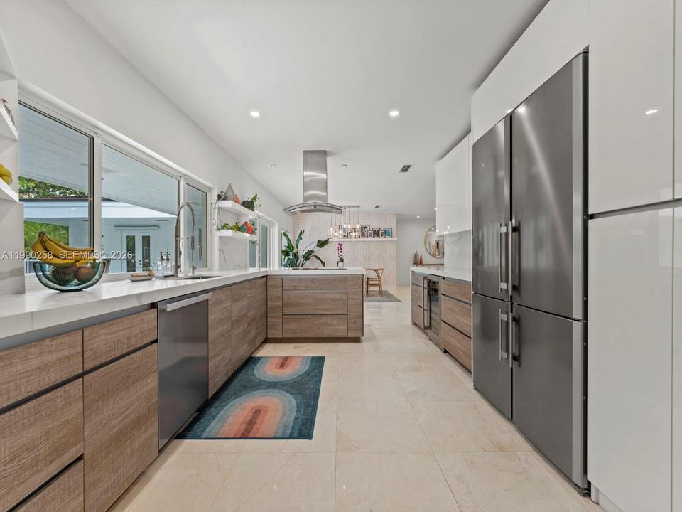 На продажу: $1,899,999 (4 спален, 3 ванн, 2552 Квадратных фут)