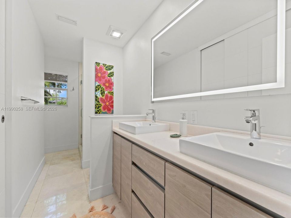 На продажу: $1,899,999 (4 спален, 3 ванн, 2552 Квадратных фут)
