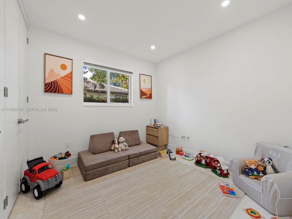 На продажу: $1,899,999 (4 спален, 3 ванн, 2552 Квадратных фут)