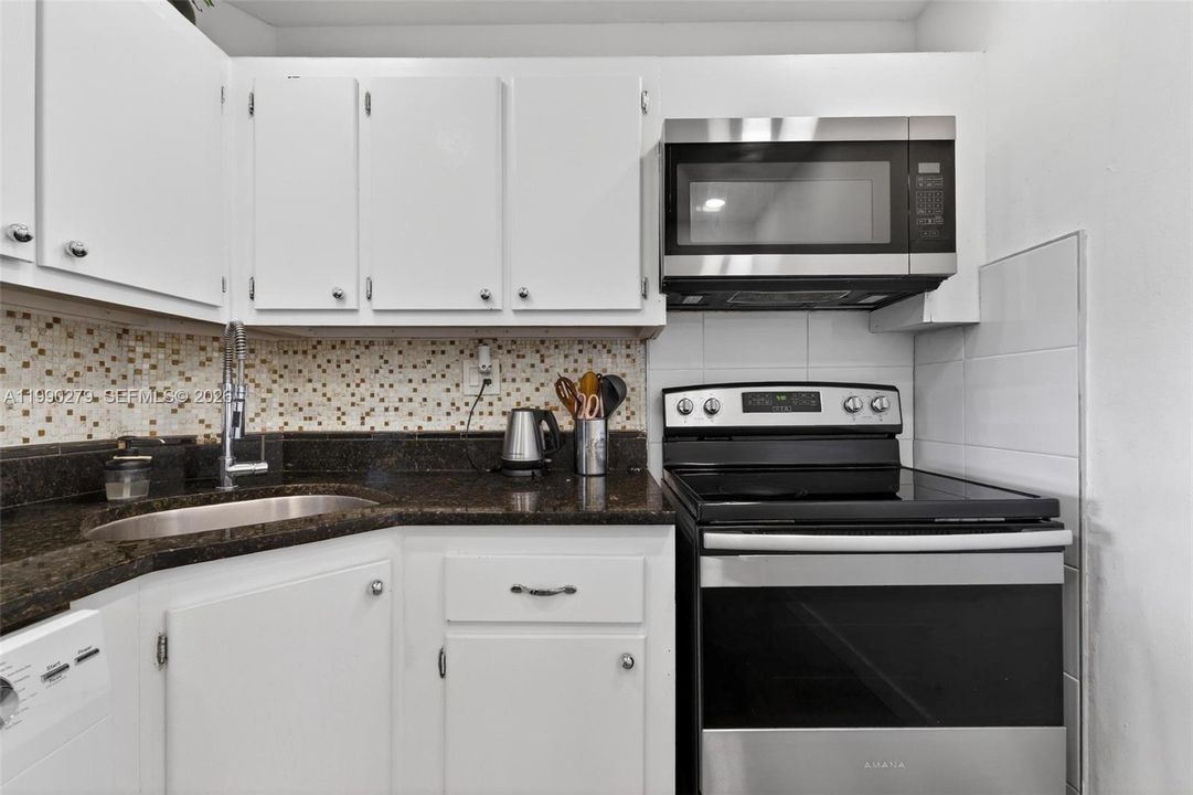 Activo con contrato: $210,000 (1 camas, 1 baños, 846 Pies cuadrados)