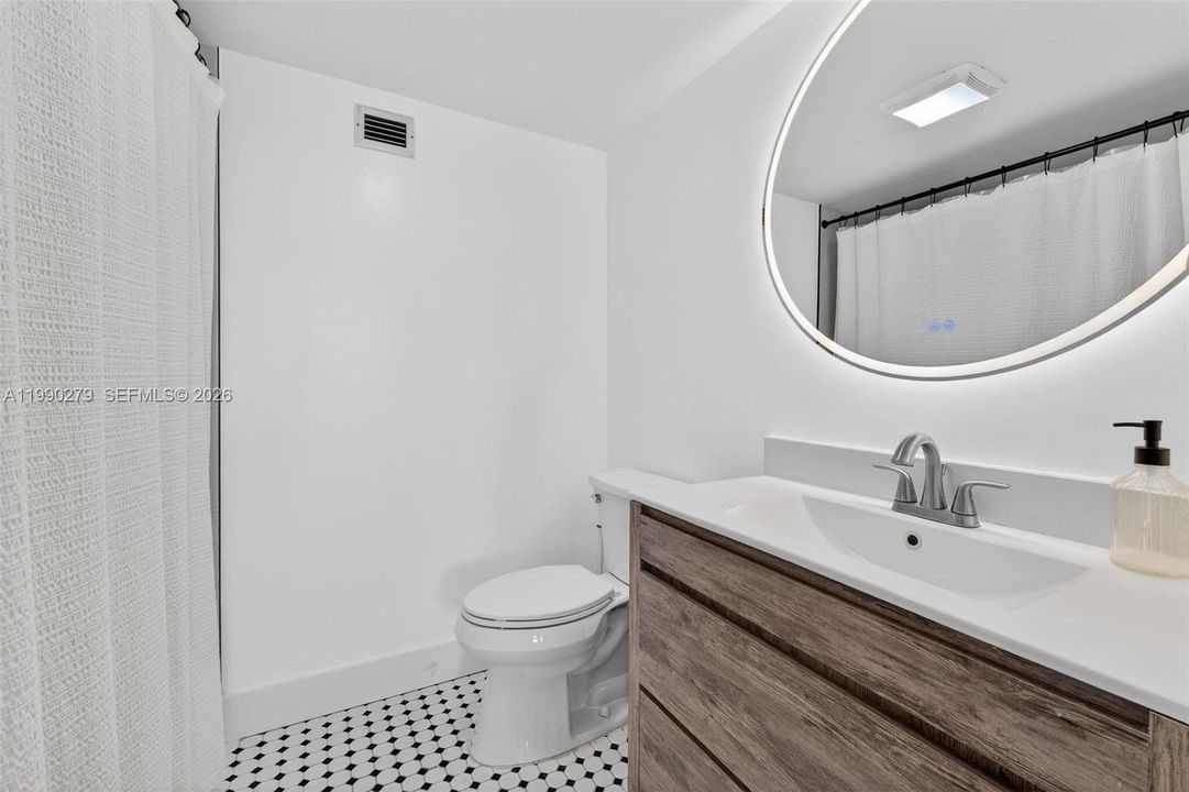 Activo con contrato: $210,000 (1 camas, 1 baños, 846 Pies cuadrados)