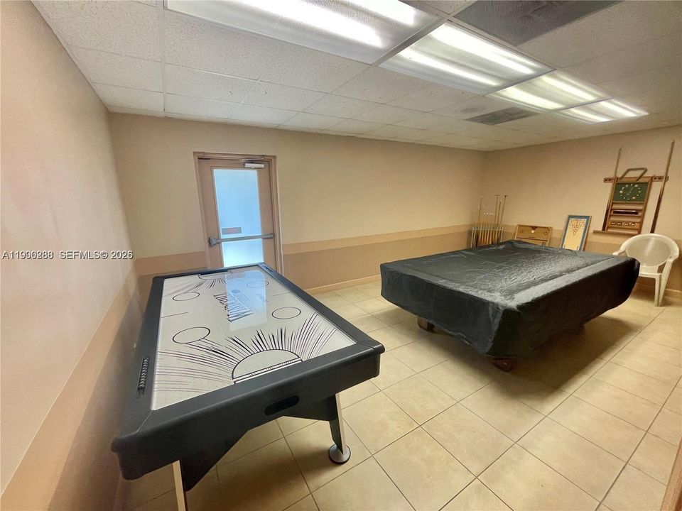Activo con contrato: $239,900 (2 camas, 2 baños, 1010 Pies cuadrados)