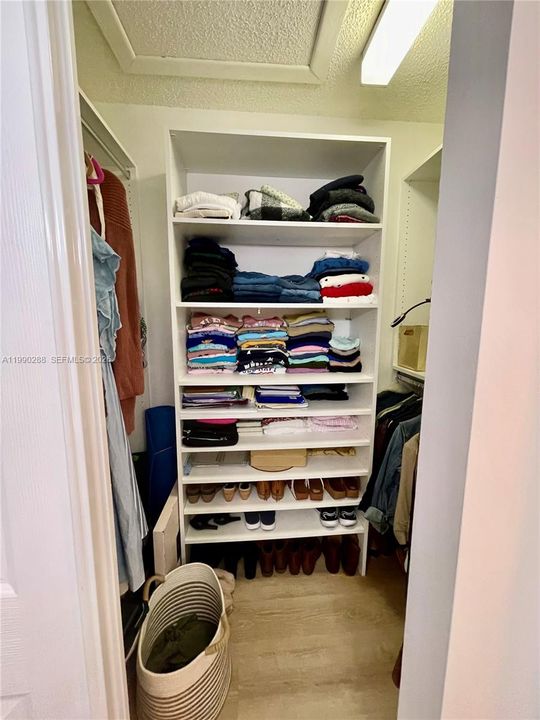 Activo con contrato: $239,900 (2 camas, 2 baños, 1010 Pies cuadrados)