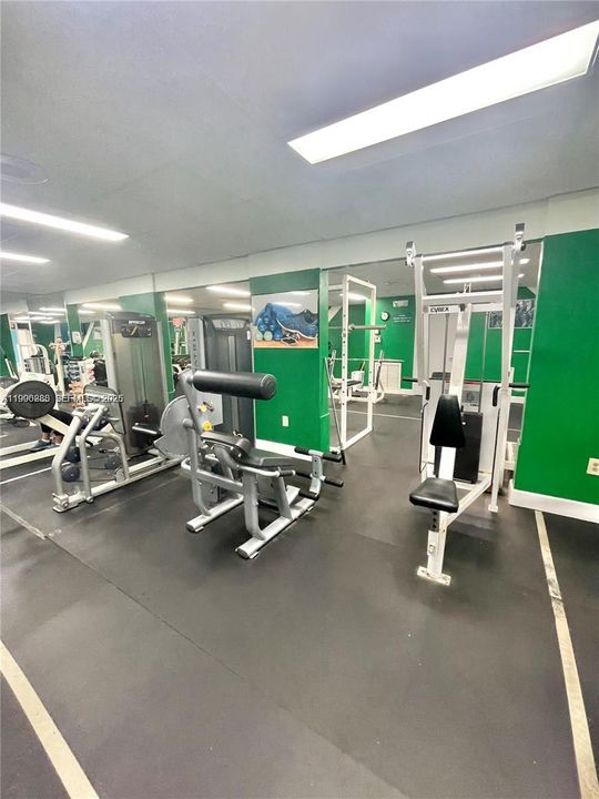 Activo con contrato: $239,900 (2 camas, 2 baños, 1010 Pies cuadrados)