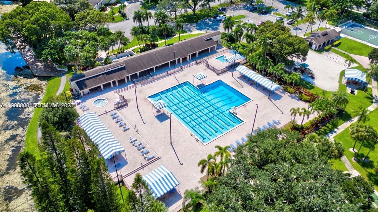 Activo con contrato: $239,900 (2 camas, 2 baños, 1010 Pies cuadrados)