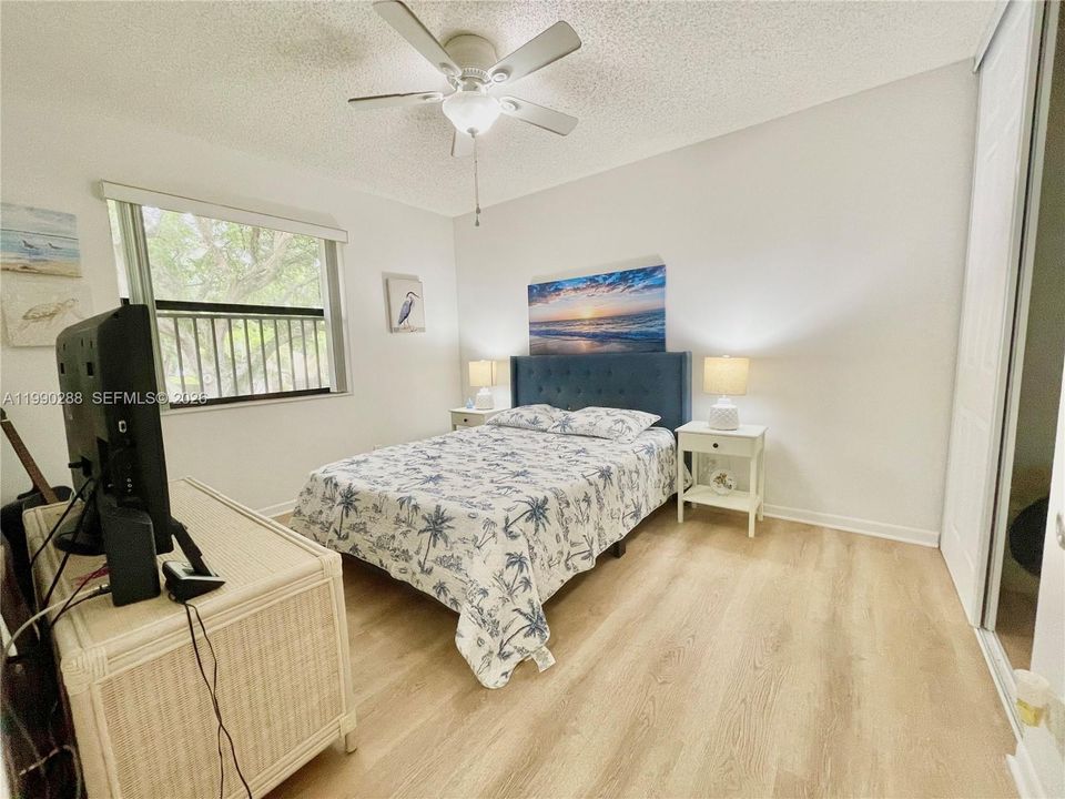 Activo con contrato: $239,900 (2 camas, 2 baños, 1010 Pies cuadrados)