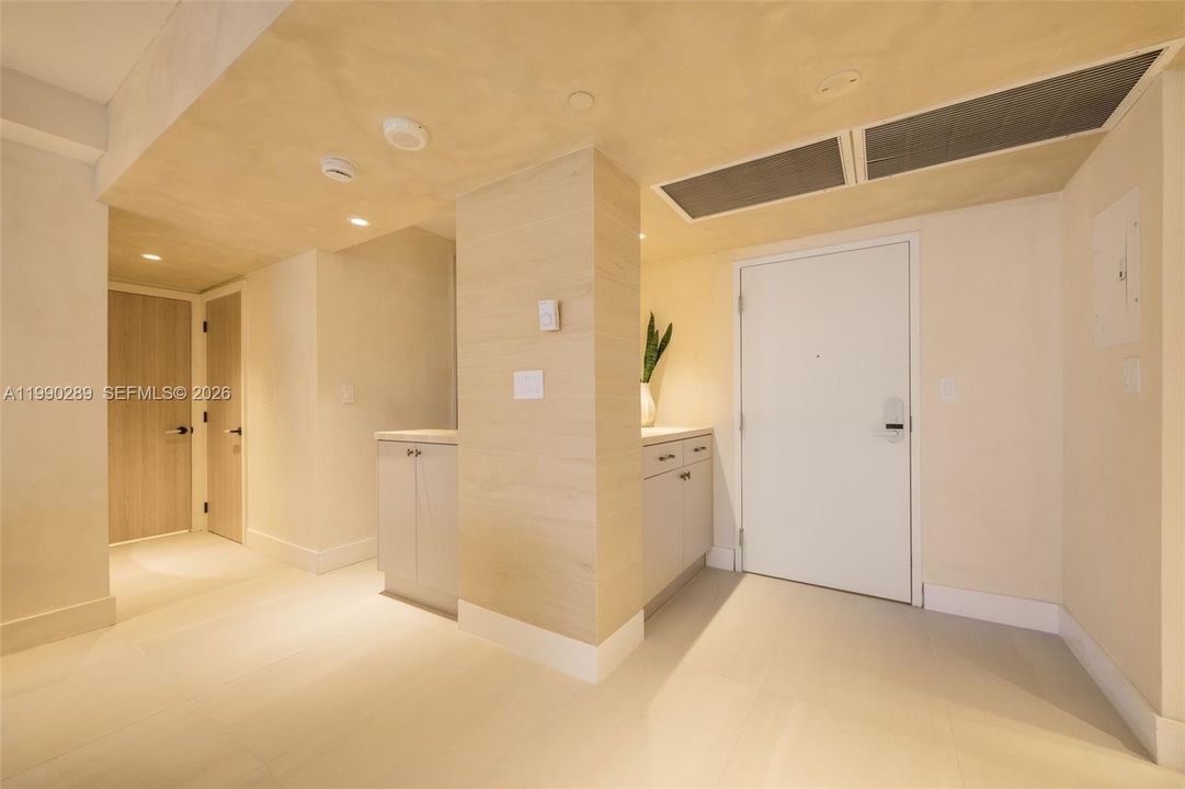 For Sale: $1,800,000 (3 beds, 2 baths, 1180 Square Feet)