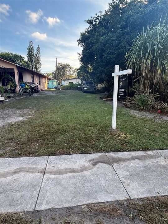 Active With Contract: $155,000 (0.10 acres)