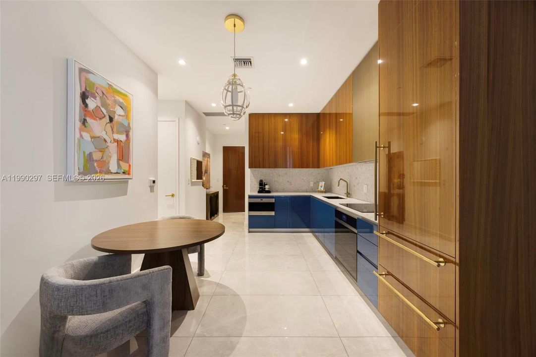 En Venta: $1,825,000 (2 camas, 2 baños, 1046 Pies cuadrados)