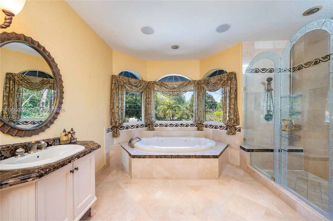 En Venta: $2,275,000 (5 camas, 4 baños, 3051 Pies cuadrados)