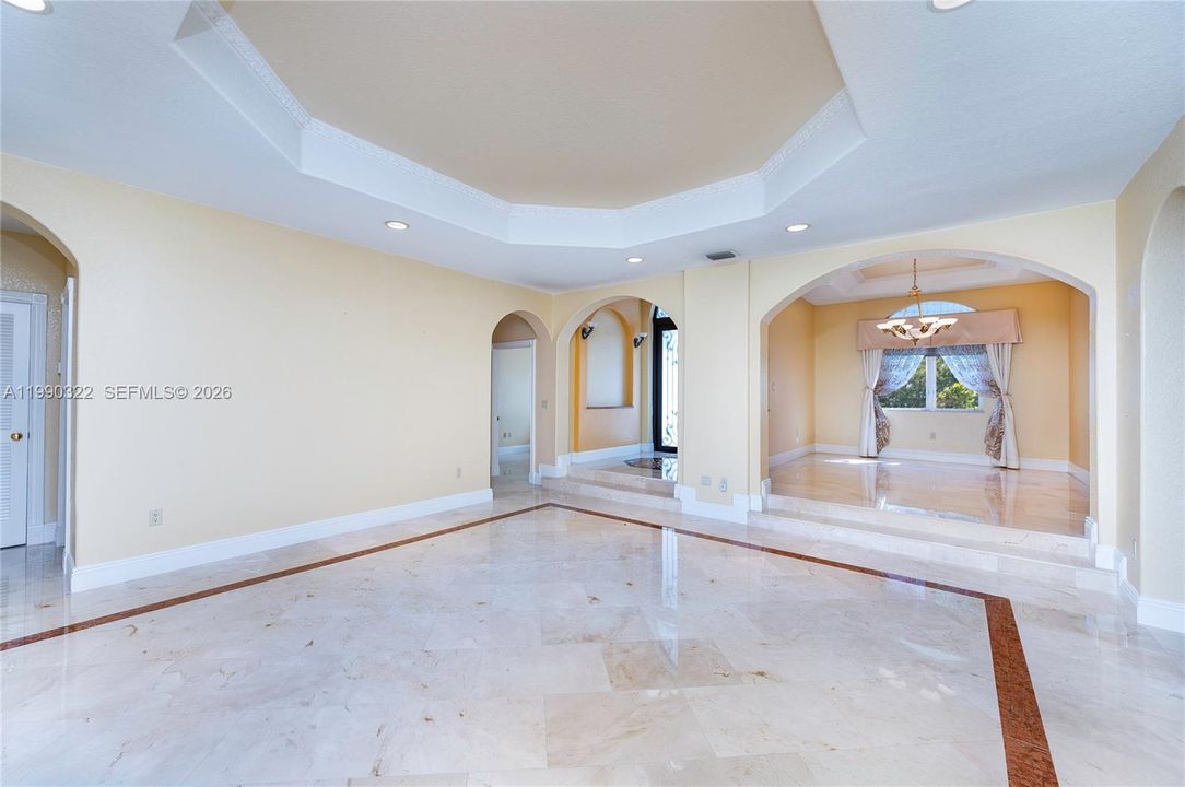 En Venta: $2,275,000 (5 camas, 4 baños, 3051 Pies cuadrados)