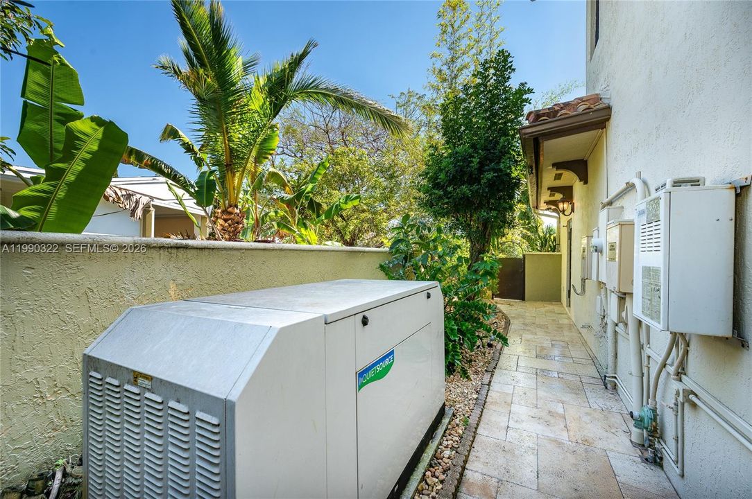 En Venta: $2,275,000 (5 camas, 4 baños, 3051 Pies cuadrados)