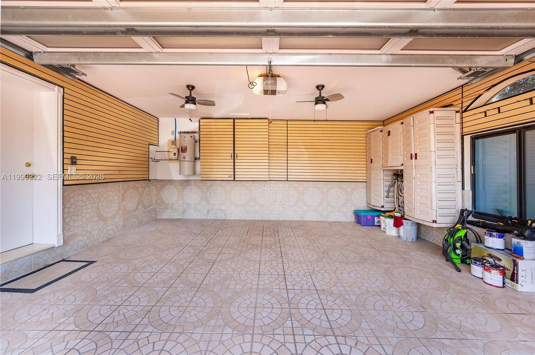 En Venta: $2,275,000 (5 camas, 4 baños, 3051 Pies cuadrados)