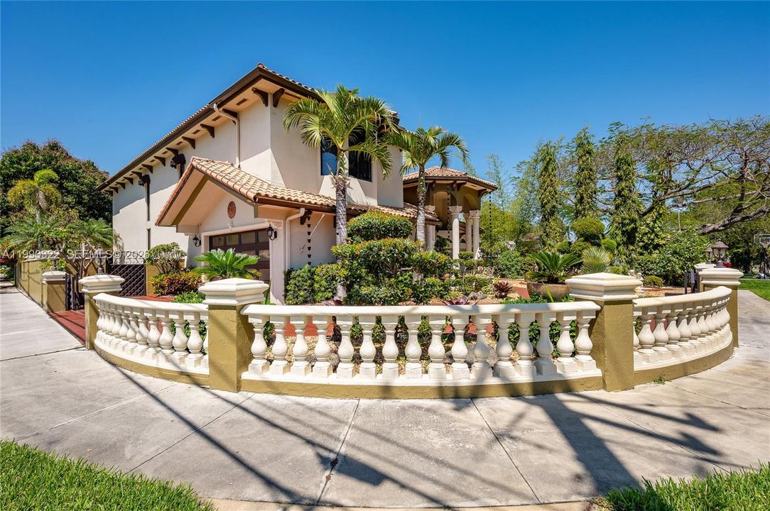 En Venta: $2,275,000 (5 camas, 4 baños, 3051 Pies cuadrados)