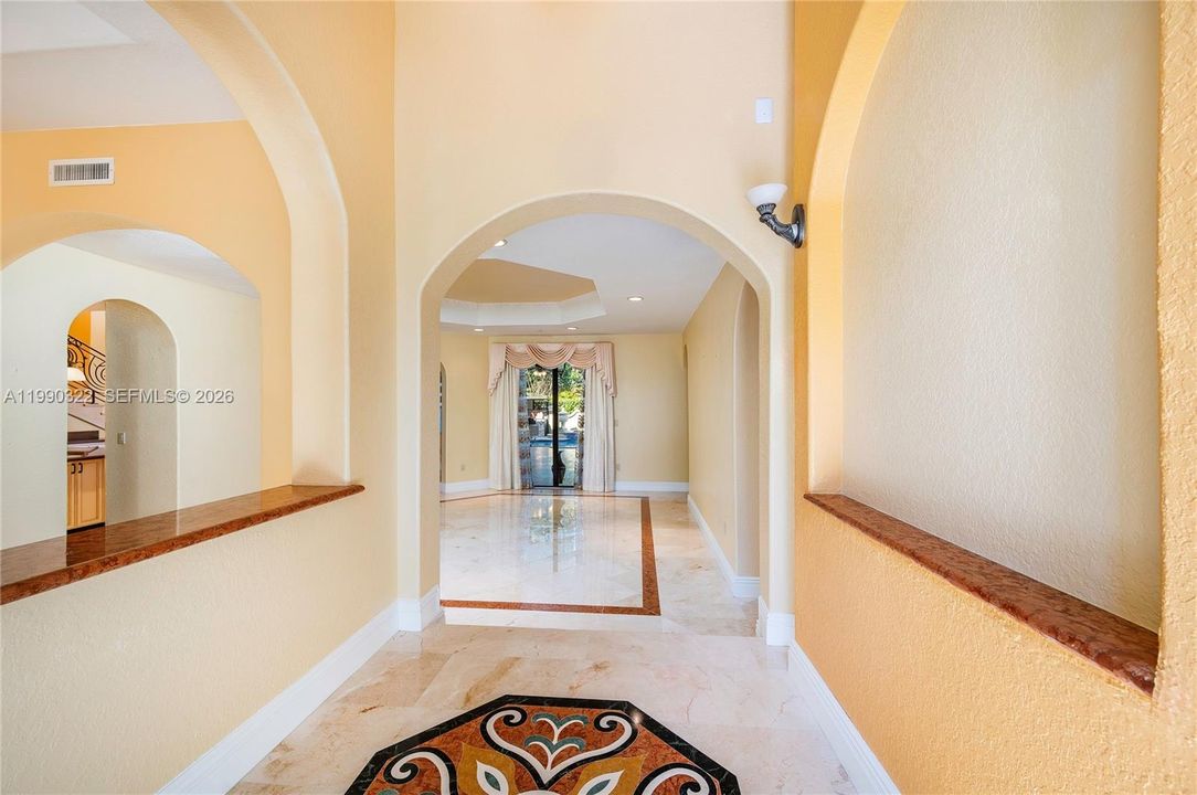 En Venta: $2,275,000 (5 camas, 4 baños, 3051 Pies cuadrados)