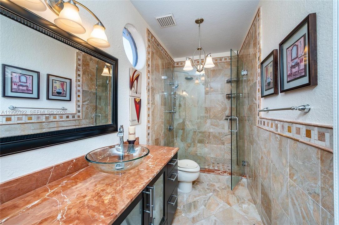 En Venta: $2,275,000 (5 camas, 4 baños, 3051 Pies cuadrados)