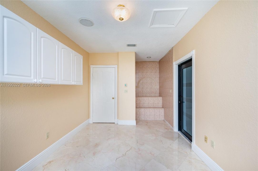 En Venta: $2,275,000 (5 camas, 4 baños, 3051 Pies cuadrados)