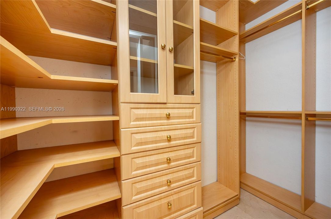 En Venta: $2,275,000 (5 camas, 4 baños, 3051 Pies cuadrados)