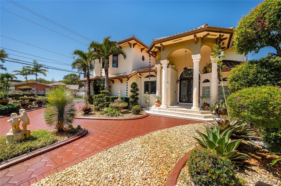 En Venta: $2,275,000 (5 camas, 4 baños, 3051 Pies cuadrados)