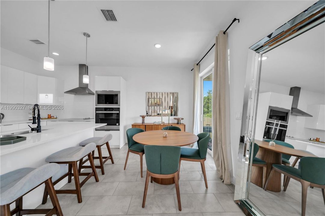 En Venta: $319,900 (3 camas, 2 baños, 1503 Pies cuadrados)