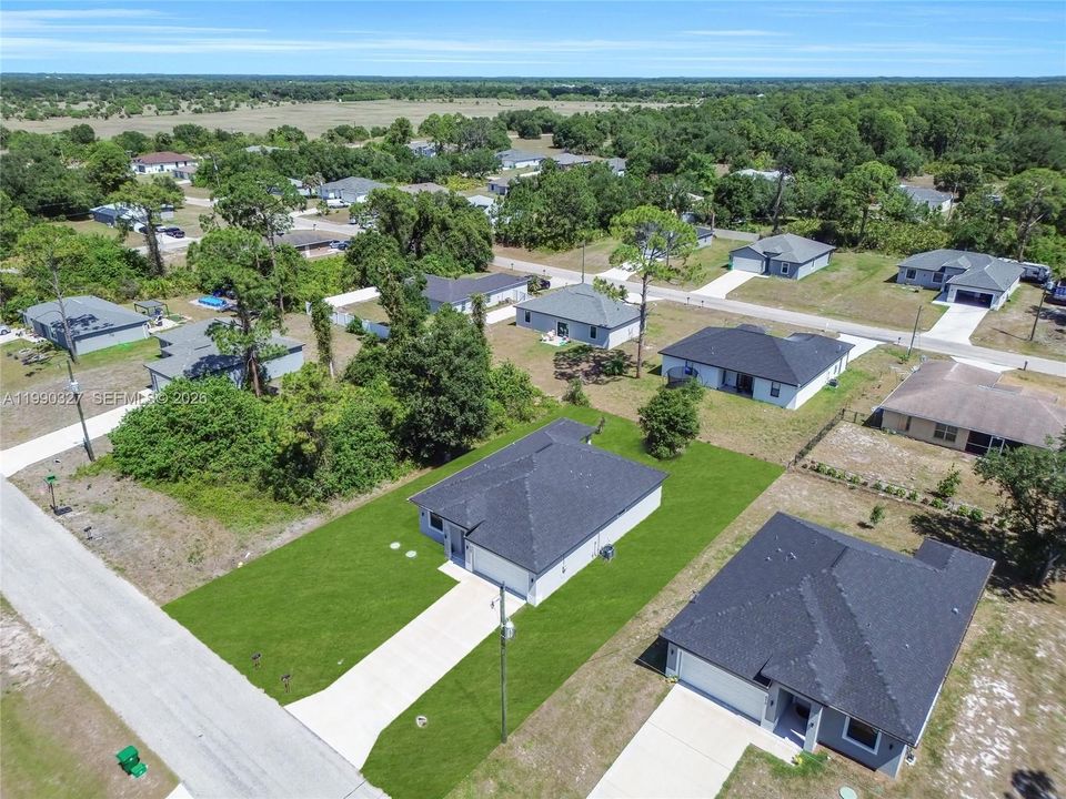 For Sale: $319,900 (3 beds, 2 baths, 1503 Square Feet)