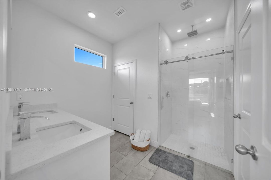 En Venta: $319,900 (3 camas, 2 baños, 1503 Pies cuadrados)