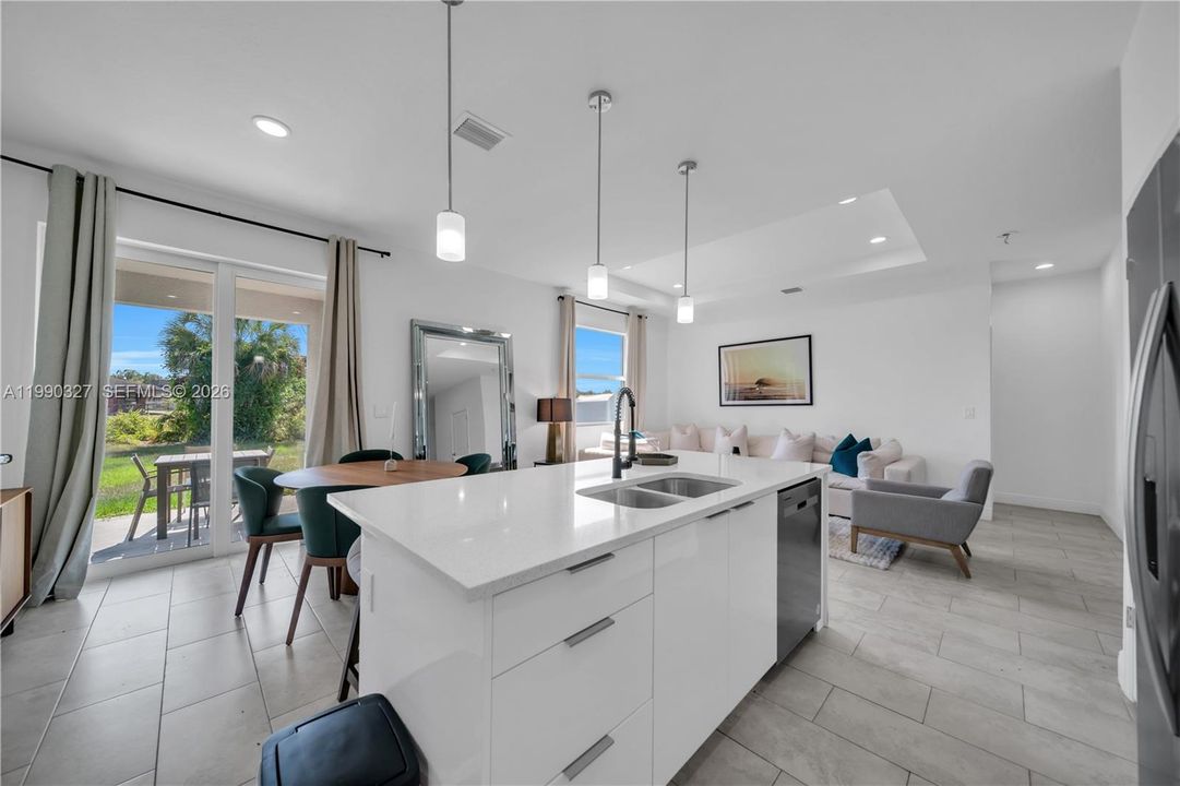 En Venta: $319,900 (3 camas, 2 baños, 1503 Pies cuadrados)