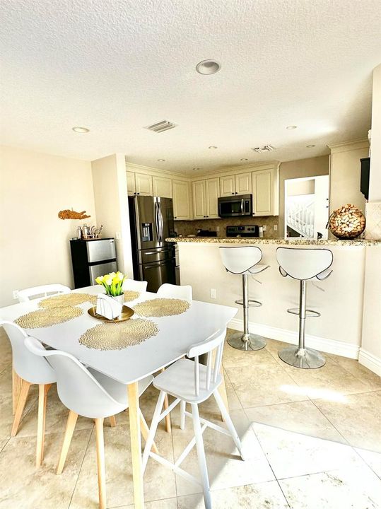 DiningRoom3