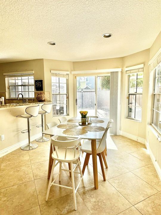 DiningRoom2