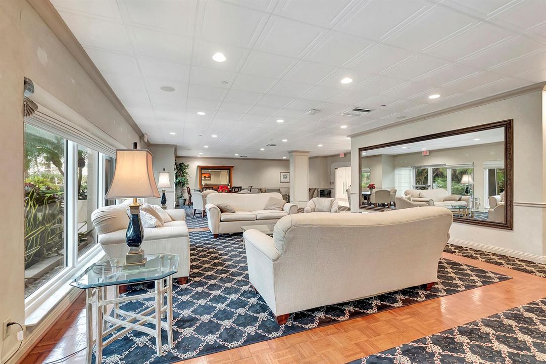 PARTY ROOM
