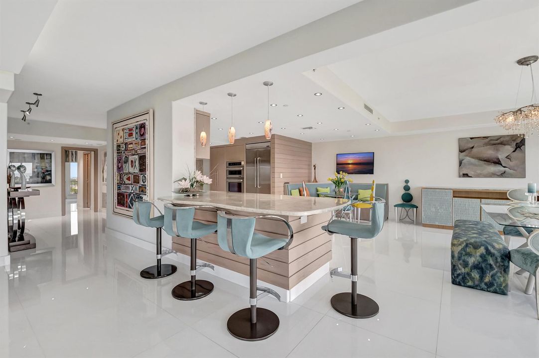 BREAKFAST BAR